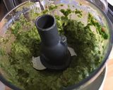 Une image de l'étape 6 de Pesto de fanes de radis à l'ail, tomates séchées, citron confit et parmesan.