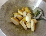 Foto langkah ke 3 dari resep Sayur Opor Tahu Telur.