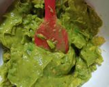 Hình bước làm 1 của món Guacamole