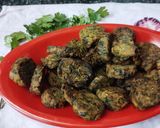कुरकुरीत कोथिंबीर वडी (Kothimbir Vadi Recipe In Marathi) रेसिपी स्टेप 2 फोटो 