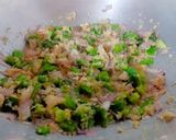 पाव भाजी (pav bhaji recipe in marathi) रेसिपी स्टेप 4 फोटो 