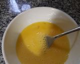Foto del paso 3 de la receta: Tortilla de hojas de rabanito con ensalada