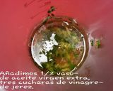 Foto del paso 11 de la receta Ensalada de pimientos asados, con aceitunas en aceite
