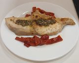 Foto del paso 4 de la receta: Tintorera a la plancha con Piquillos y Pesto