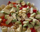 Foto del paso 3 de la receta: Ensalada de pasta con pimiento asado y aguacate
