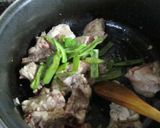 Foto del paso 3 de la receta Arroz amarillo con pollo y aceitunas verdes
