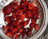 સ્ટ્રોબેરી હલવા (Strawberry Halwa Recipe in Gujarati) રેસીપી સ્ટેપ1ફોટો