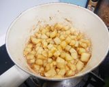 A picture of step 3 of Warm Apple Pie with Plenty of Filling and Irresistible Cinnamon Aroma.