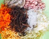 A picture of step 2 of Bún Chả Giò (Vietnamese Spring Rolls with Vermicelli).