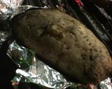 Foto del paso 12 de la receta: Asado con ensalada de verdes, ensalada de cebollas ahumadas, papas al fuego y pasta de ajo 