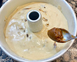 Foto del paso 8 de la receta: Pastel de nueces y dulce de leche con cobertura crujiente, “sin gluten”
