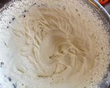 Foto del paso 3 de la receta: Mousse de piloncillo y jelly de tejocote con guayaba