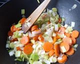 Une image de l'étape 1 de Soupe crémeuse au saumon.