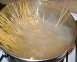 Foto del paso 2 de la receta: Fideos gratinados al horno de mi bisabuela con dos tipos de salsas