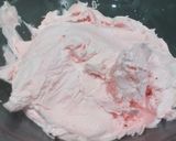 Foto del paso 6 de la receta Cupcakes de vainilla con frosting de fresa muy muy fácil