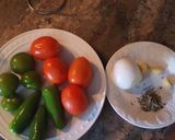 Foto del paso 3 de la receta: Carne guisada en salsa de jitomates, tomates y chiles jalapeños
