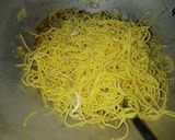 Foto langkah ke 5 dari resep Mie goreng polos.