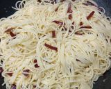 Foto langkah ke 4 dari resep Classic Spaghetti Carbonara.