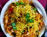 A picture of step 5 of Masala Bhel.