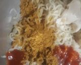 स्पाइसी चीज़ी वेज मैगी नूडल(spicy cheese veg maggi noodle recipe in hindi) रेसिपी चरण 2 फोटो