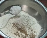 हींग नमक पारे (Hing Namakpare recipe in Hindi) रेसिपी चरण 2 फोटो