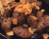 Foto langkah ke 5 dari resep Wagyu Saikoro Beef Steak ala Vileen.
