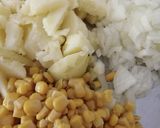 A picture of step 1 of Sweet corns and zucchini rolls.