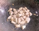 รูปขั้นตอนการทำที่ 6 ของ ไก่ผัดขิง (ผัดอย่างยิ่งใหญ่กินได้ทั้งบ้าน)
