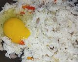 Foto langkah ke 3 dari resep Nasi goreng telor simpel.
