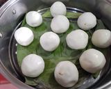 Hình bước làm 2 của món Mâm bánh thập cẩm : ram ít, bột lọc, nậm