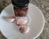 Foto del paso 1 de la receta: Espaguetis con frutos de mar y escamas de guindillas