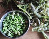A picture of step 1 of Green Pigeon peas curry.