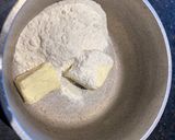 Foto del paso 2 de la receta: Peceto al horno a la mostaza mechado con jamón y queso y por encima salsa blanca con choclo y queso