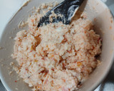 Foto del paso 2 de la receta: Ensaladilla de langostinos y cangrejo