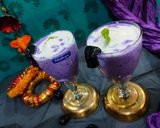 A picture of step 3 of Black plums milkshake.