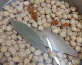 A picture of step 1 of Iron rich roadside chana masala.