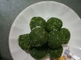 પાલક અને બીટ લાડુ (Palak Beetroot Ladoo Recipe In Gujarati)