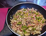 Foto del paso 2 de la receta Timbal de arroz con bacon y setas y espárragos