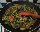 Foto langkah ke 5 dari resep Tumis Pare Oncom.