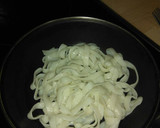 Foto del paso 1 de la receta: Tallarimis (tallarines de pescado) al curry