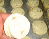 صورة لخطوة 50 من وصفة 🍞🥐عجائب تشكيل العجينة المورقه 🥐🍞