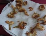 Foto del paso 8 de la receta Habas con huevo y crujiente de alcachofa
