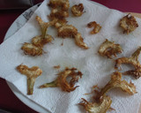 Foto del paso 8 de la receta: Habas con huevo y crujiente de alcachofa