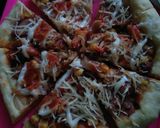 Foto langkah ke 9 dari resep Pizza praktis enak ala rumahan.