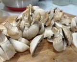 Hình bước làm 2 của món Nui nơ sốt kem nấm