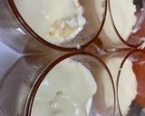 A picture of step 4 of Raffaello chocolate dessert.