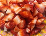 Foto del paso 4 de la receta: Pionono con dulce de leche y frutillas