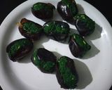 A picture of step 3 of Stuffed Dates.
