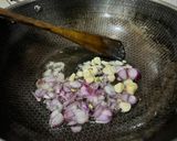 Foto langkah ke 3 dari resep Tumisan Kerang Dara Tomat Cabe Hijau.