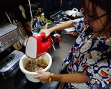 Foto langkah ke 1 dari resep Chewy ChocoChips Cookies.